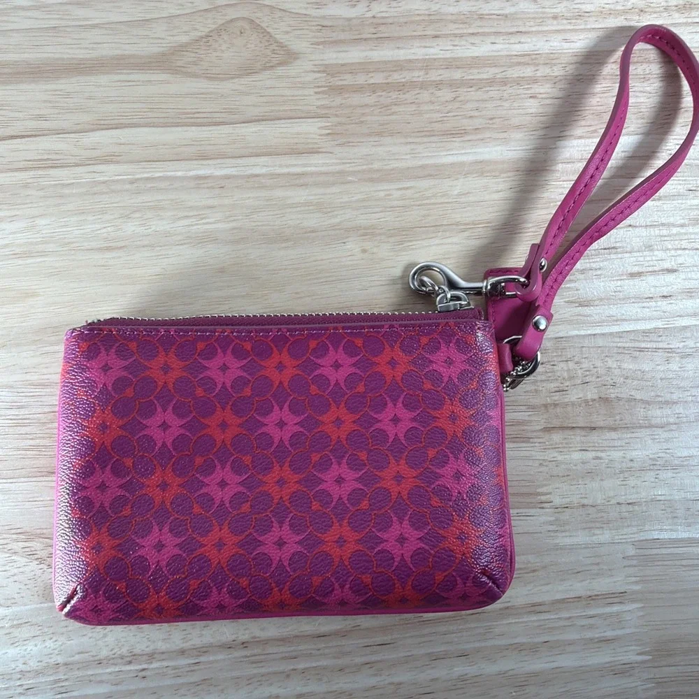Coach 50480 Waverly Signature Wristlet Purse Case Clutch Pouch Magenta